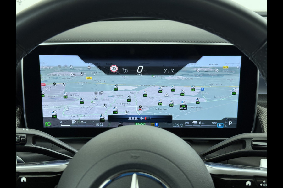 Mercedes-Benz GLC 400e 4Matic AMG // Trekhaak // Luchtvering // Meesturende Achteras // Panoramadak // Nightpakket // 360 Camera // Digital Light