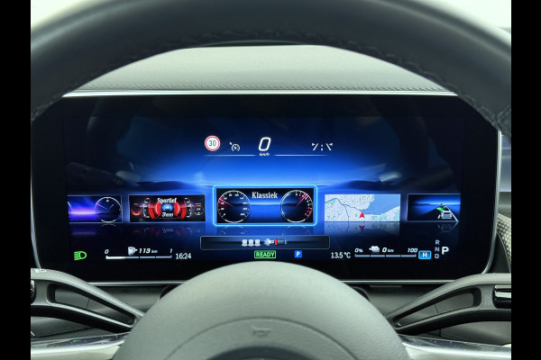 Mercedes-Benz GLC 400e 4Matic AMG // Trekhaak // Luchtvering // Meesturende Achteras // Panoramadak // Nightpakket // 360 Camera // Digital Light