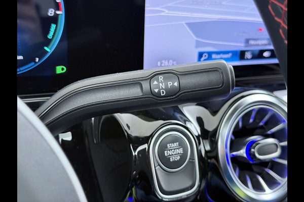 Mercedes-Benz GLA 250e AMG // Memory Stoelen // Distronic // Panoramadak // Rij Assistentiepakket // MultiBeam LED // Carplay // Nightpakket