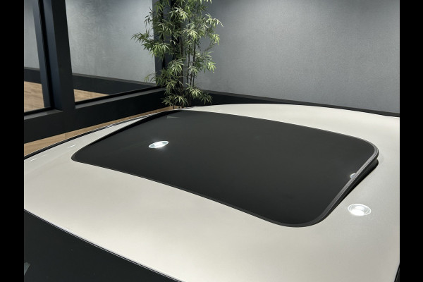 Mercedes-Benz CLS-Klasse 450 4Matic AMG // Burmester // 360 Camera // Sunroof // Trekhaak // 20 inch // Designo White // Distronic