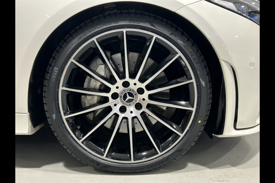 Mercedes-Benz CLS-Klasse 450 4Matic AMG // Burmester // 360 Camera // Sunroof // Trekhaak // 20 inch // Designo White // Distronic