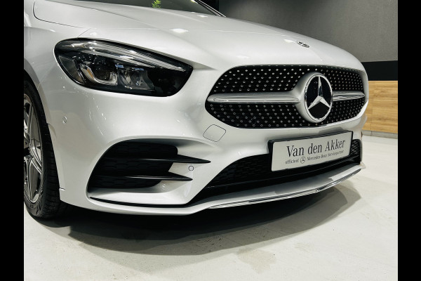 Mercedes-Benz B-Klasse 180 AMG // Trekhaak // Camera // Elek. Achterklep // Carplay // LED Koplampen // Navigatie