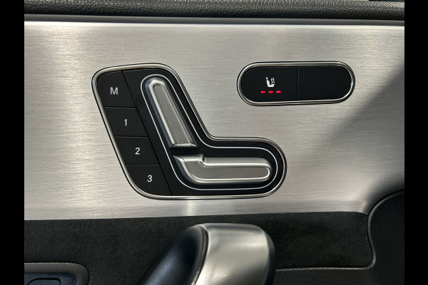 Mercedes-Benz A-Klasse 250e AMG// Panoramadak // Memory // MultiBeam LED // Keyless // Magno Grijs // Augmented