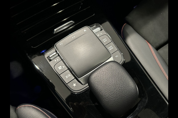 Mercedes-Benz A-Klasse 250e AMG// Panoramadak // Memory // MultiBeam LED // Keyless // Magno Grijs // Augmented