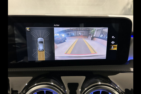 Mercedes-Benz A-Klasse 250e AMG// Panoramadak // Memory // MultiBeam LED // Keyless // Magno Grijs // Augmented