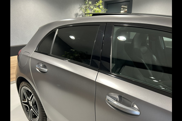 Mercedes-Benz A-Klasse 250e AMG// Panoramadak // Memory // MultiBeam LED // Keyless // Magno Grijs // Augmented