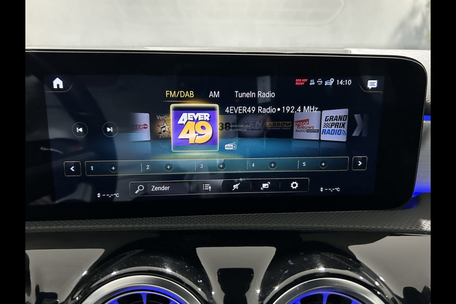 Mercedes-Benz A-Klasse 250e AMG// Panoramadak // Memory // MultiBeam LED // Keyless // Magno Grijs // Augmented