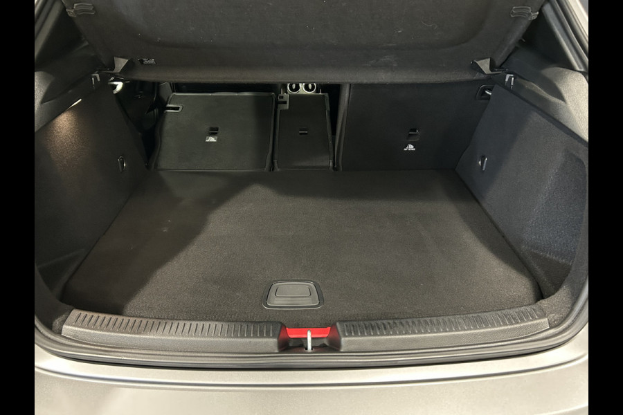 Mercedes-Benz A-Klasse 250e AMG// Panoramadak // Memory // MultiBeam LED // Keyless // Magno Grijs // Augmented
