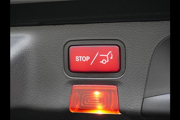 Mercedes-Benz CLA-Klasse Shooting Brake 200 AMG // Panoramadak // Sfeerverlichting // Privacy Glas // 19" Velgen // Carplay // Augmented Reality