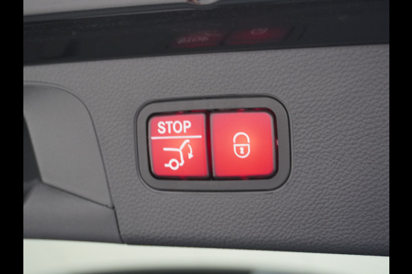 Mercedes-Benz GLC 300e AMG 4Matic // Panoramadak // Burmester // 360 Camera // Keyless // Carbon // Sfeerverlichting // Carplay