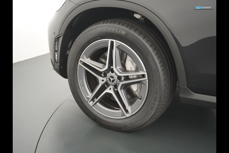 Mercedes-Benz GLC 300e AMG 4Matic // Panoramadak // Burmester // 360 Camera // Keyless // Carbon // Sfeerverlichting // Carplay