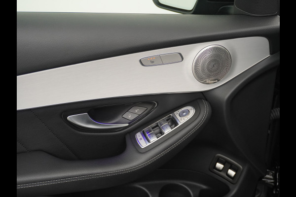 Mercedes-Benz GLC 300e AMG 4Matic // Panoramadak // Burmester // 360 Camera // Keyless // Carbon // Sfeerverlichting // Carplay
