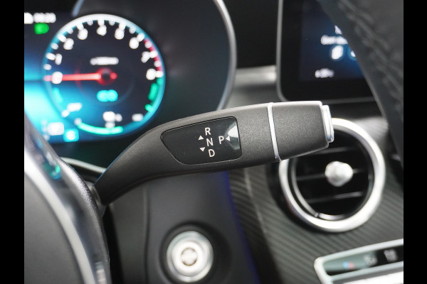 Mercedes-Benz GLC 300e AMG 4Matic // Panoramadak // Burmester // 360 Camera // Keyless // Carbon // Sfeerverlichting // Carplay