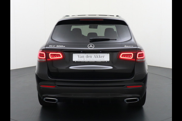 Mercedes-Benz GLC 300e AMG 4Matic // Panoramadak // Burmester // 360 Camera // Keyless // Carbon // Sfeerverlichting // Carplay