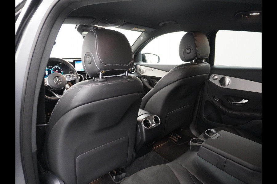 Mercedes-Benz GLC 300e Coupé AMG 4Matic // Burmester / Magno Grijs // 20 inch // Treeplanken // Night pakket