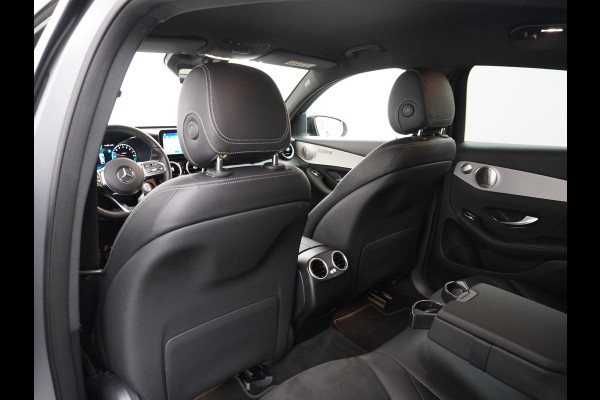 Mercedes-Benz GLC 300e Coupé AMG 4Matic // Burmester / Magno Grijs // 20 inch // Treeplanken // Night pakket