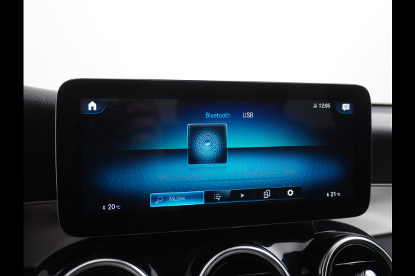 Mercedes-Benz GLC 300e Coupé AMG 4Matic // Burmester / Magno Grijs // 20 inch // Treeplanken // Night pakket