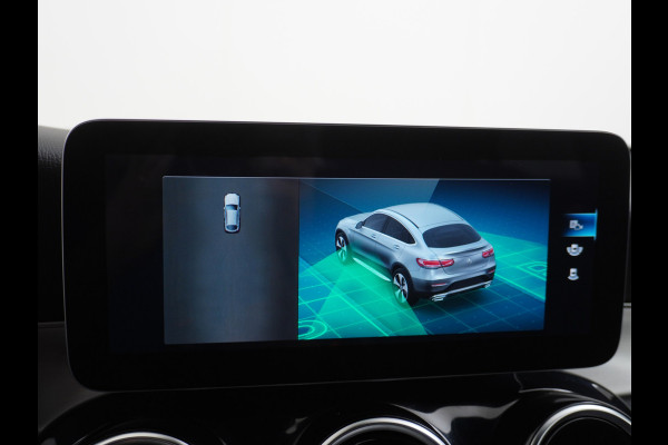 Mercedes-Benz GLC 300e Coupé AMG 4Matic // Burmester / Magno Grijs // 20 inch // Treeplanken // Night pakket