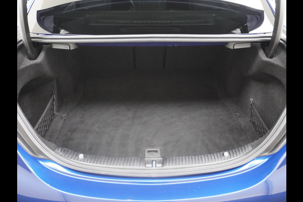 Mercedes-Benz C-Klasse 180 AMG 180 AMG // Panoramadak // MultiBeam LED // Nightpakket // Digitaal Dashbord // Carplay // Sfeerverlichting