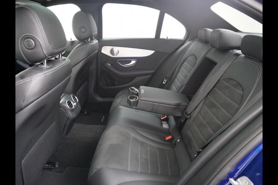 Mercedes-Benz C-Klasse 180 AMG 180 AMG // Panoramadak // MultiBeam LED // Nightpakket // Digitaal Dashbord // Carplay // Sfeerverlichting