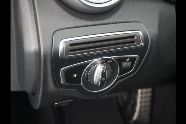 Mercedes-Benz C-Klasse 180 AMG 180 AMG // Panoramadak // MultiBeam LED // Nightpakket // Digitaal Dashbord // Carplay // Sfeerverlichting