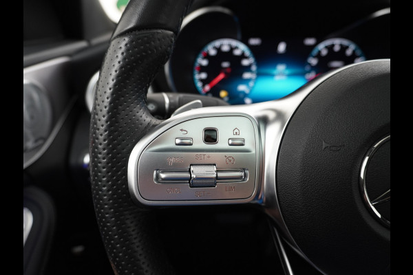 Mercedes-Benz C-Klasse 180 AMG 180 AMG // Panoramadak // MultiBeam LED // Nightpakket // Digitaal Dashbord // Carplay // Sfeerverlichting
