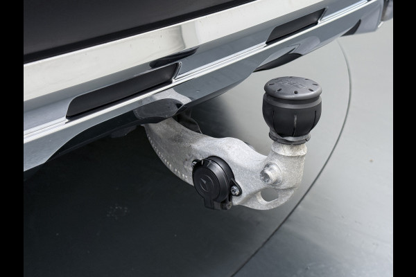 Mercedes-Benz GLC 300e AMG 4Matic // Burmester // Trekhaak // Panoramadak // Distronic // Rijassistentie pakket // Leder // Memory // 360 Camera /