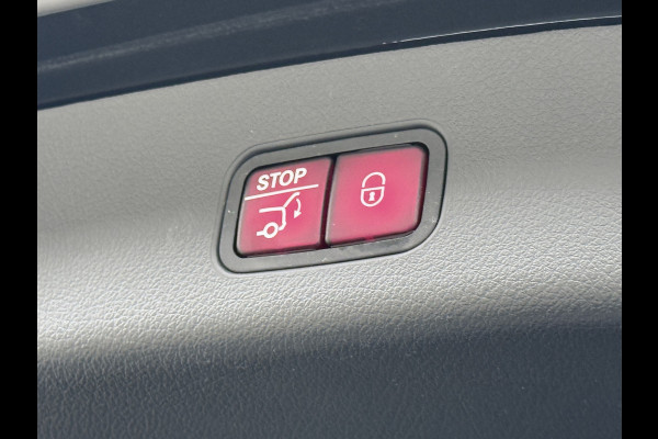 Mercedes-Benz GLC 300e AMG 4Matic // Burmester // Trekhaak // Panoramadak // Distronic // Rijassistentie pakket // Leder // Memory // 360 Camera /