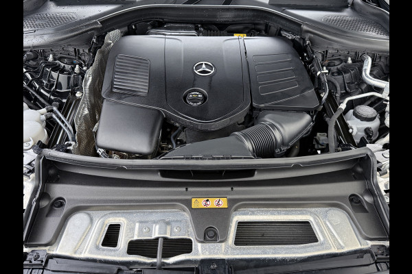 Mercedes-Benz GLC 300e AMG 4Matic // Burmester // Trekhaak // Panoramadak // Distronic // Rijassistentie pakket // Leder // Memory // 360 Camera /