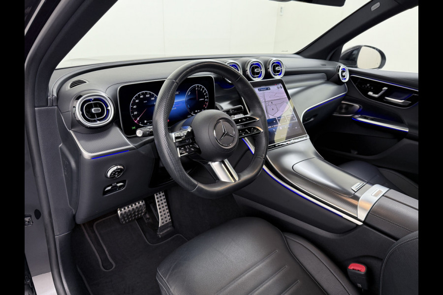 Mercedes-Benz GLC 300e AMG 4Matic // Burmester // Trekhaak // Panoramadak // Distronic // Rijassistentie pakket // Leder // Memory // 360 Camera /