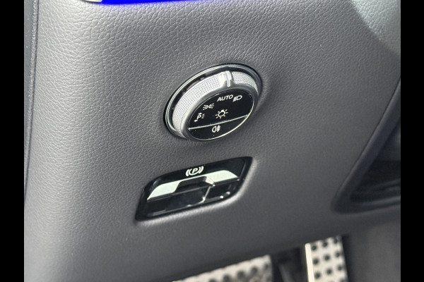 Mercedes-Benz GLC 300e AMG 4Matic // Burmester // Trekhaak // Panoramadak // Distronic // Rijassistentie pakket // Leder // Memory // 360 Camera /