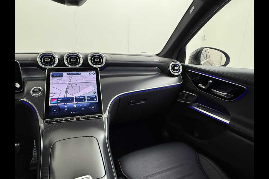 Mercedes-Benz GLC 300e AMG 4Matic // Burmester // Trekhaak // Panoramadak // Distronic // Rijassistentie pakket // Leder // Memory // 360 Camera /
