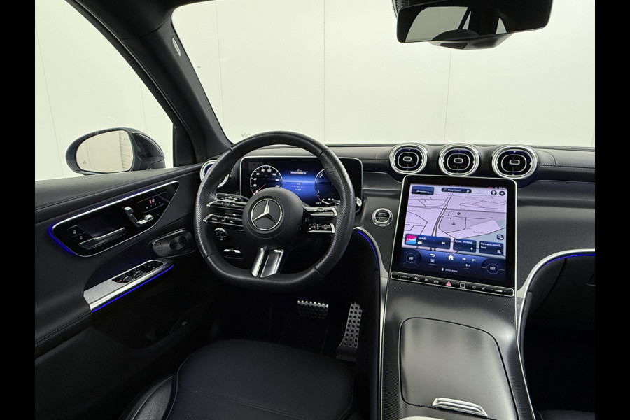 Mercedes-Benz GLC 300e AMG 4Matic // Burmester // Trekhaak // Panoramadak // Distronic // Rijassistentie pakket // Leder // Memory // 360 Camera /