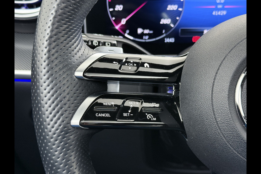 Mercedes-Benz GLC 300e AMG 4Matic // Burmester // Trekhaak // Panoramadak // Distronic // Rijassistentie pakket // Leder // Memory // 360 Camera /