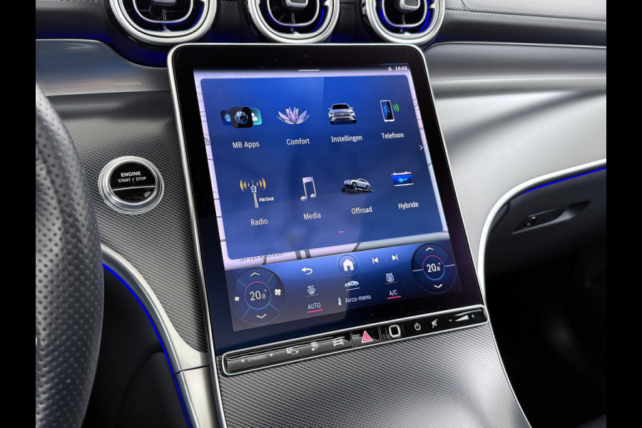 Mercedes-Benz GLC 300e AMG 4Matic // Burmester // Trekhaak // Panoramadak // Distronic // Rijassistentie pakket // Leder // Memory // 360 Camera /