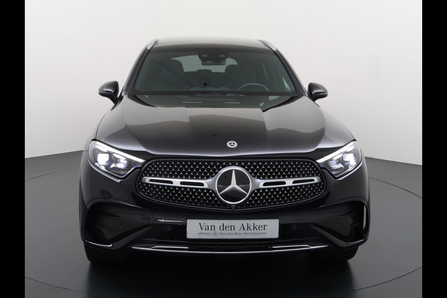 Mercedes-Benz GLC 300e AMG 4Matic // Burmester // Trekhaak // Panoramadak // Distronic // Rijassistentie pakket // Leder // Memory // 360 Camera /