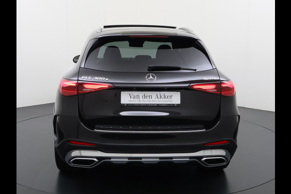 Mercedes-Benz GLC 300e AMG 4Matic // Burmester // Trekhaak // Panoramadak // Distronic // Rijassistentie pakket // Leder // Memory // 360 Camera /