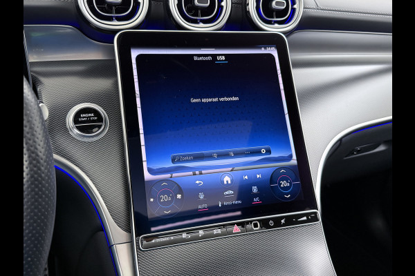 Mercedes-Benz GLC 300e AMG 4Matic // Burmester // Trekhaak // Panoramadak // Distronic // Rijassistentie pakket // Leder // Memory // 360 Camera /