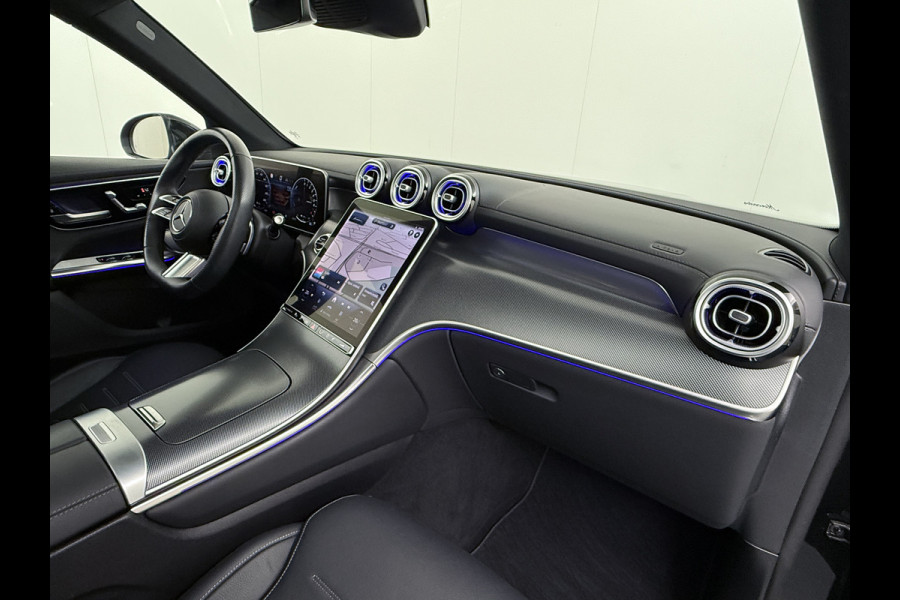 Mercedes-Benz GLC 300e AMG 4Matic // Burmester // Trekhaak // Panoramadak // Distronic // Rijassistentie pakket // Leder // Memory // 360 Camera /