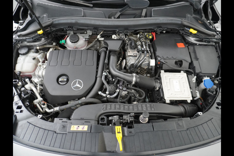 Mercedes-Benz GLA 250e Luxury // Trekhaak // Carplay // WideScreen // Navigatie // LED Koplampen // Cruise Control