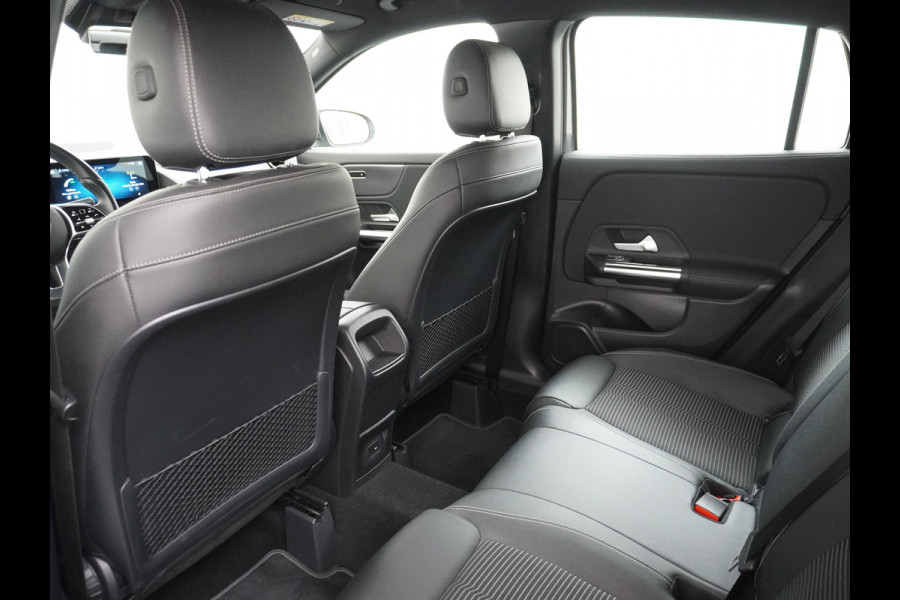 Mercedes-Benz GLA 250e Luxury // Trekhaak // Carplay // WideScreen // Navigatie // LED Koplampen // Cruise Control