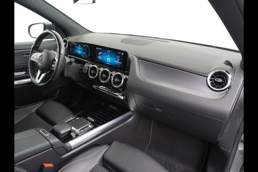 Mercedes-Benz GLA 250e Luxury // Trekhaak // Carplay // WideScreen // Navigatie // LED Koplampen // Cruise Control