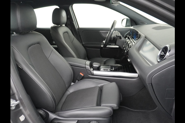 Mercedes-Benz GLA 250e Luxury // Trekhaak // Carplay // WideScreen // Navigatie // LED Koplampen // Cruise Control