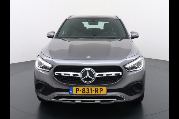 Mercedes-Benz GLA 250e Luxury // Trekhaak // Carplay // WideScreen // Navigatie // LED Koplampen // Cruise Control