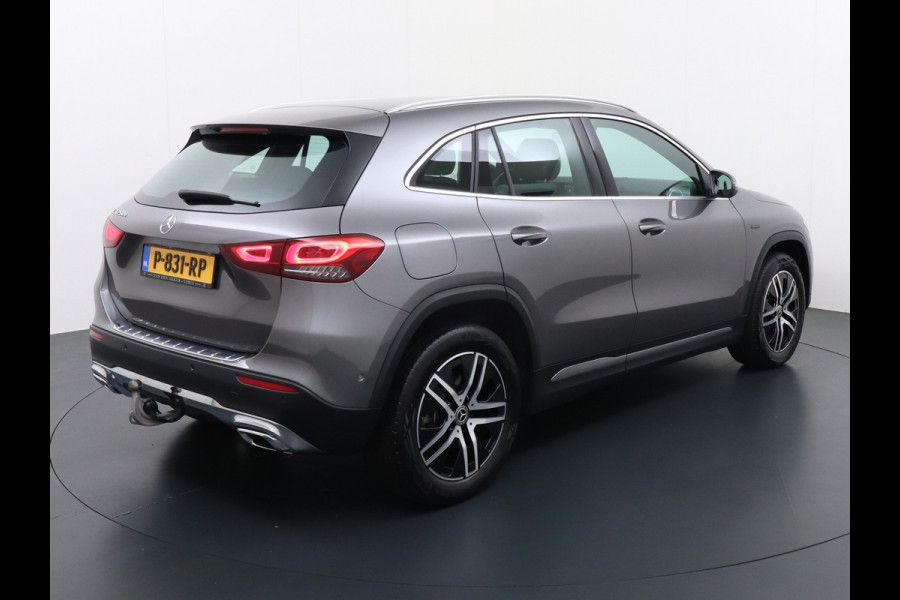Mercedes-Benz GLA 250e Luxury // Trekhaak // Carplay // WideScreen // Navigatie // LED Koplampen // Cruise Control