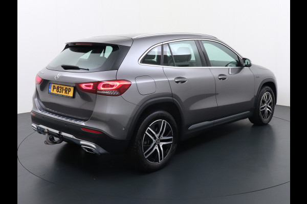 Mercedes-Benz GLA 250e Luxury // Trekhaak // Carplay // WideScreen // Navigatie // LED Koplampen // Cruise Control