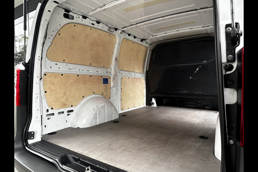 Mercedes-Benz Vito 110 CDI L2 Lang RWD // ACTIE PRIJS // Airco // Achterklep // 12 mnd Garantie // 2.000kg // Bank // Radio // CV // Betimmering //
