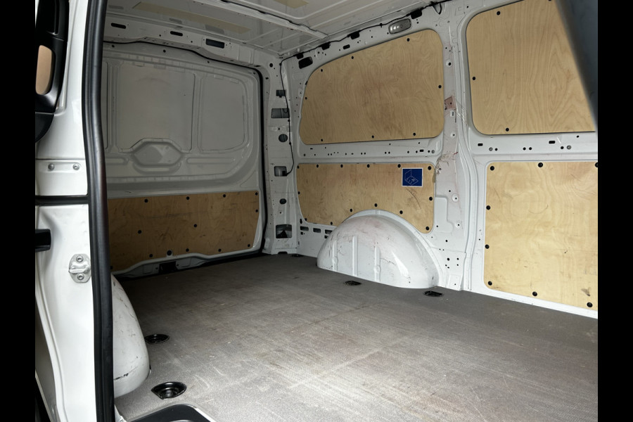 Mercedes-Benz Vito 110 CDI L2 Lang RWD // ACTIE PRIJS // Airco // Achterklep // 12 mnd Garantie // 2.000kg // Bank // Radio // CV // Betimmering //