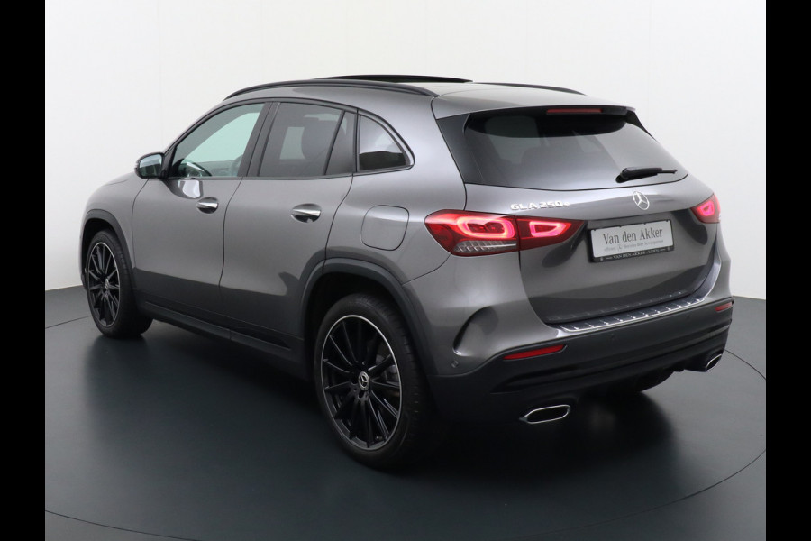 Mercedes-Benz GLA 250 e AMG // Panoramadak // 20" AMG Velgen // Nightpakket // Sfeerverlichting // Camera //