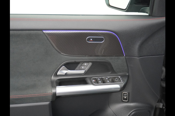 Mercedes-Benz GLA 250 e AMG // Panoramadak // 20" AMG Velgen // Nightpakket // Sfeerverlichting // Camera //